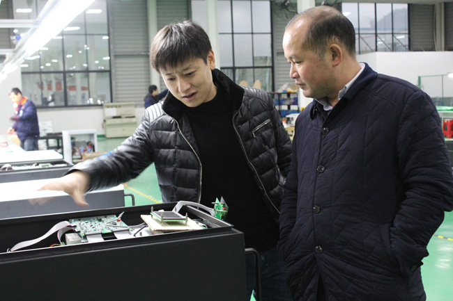 黄石经济技术开发区管委会主任程艳民到我公司视察、指导工作